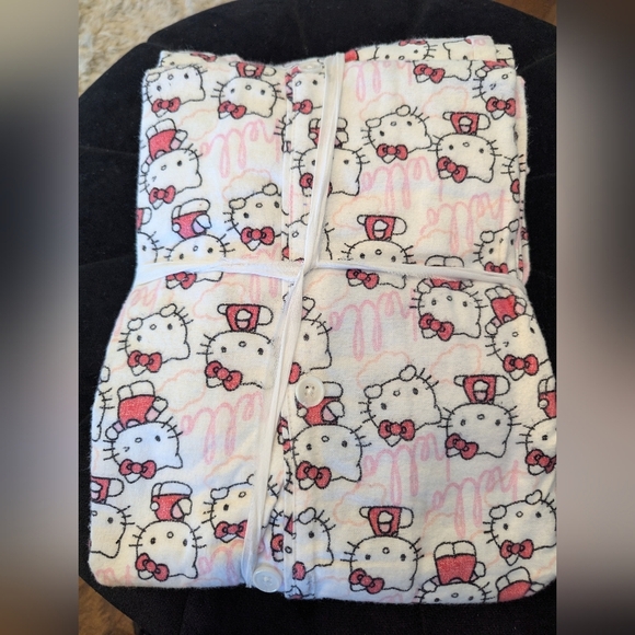 Hello Kitty Organic Flannel Pajama Set Pottery Barn Teen Adult Sz Medium - Picture 12 of 17